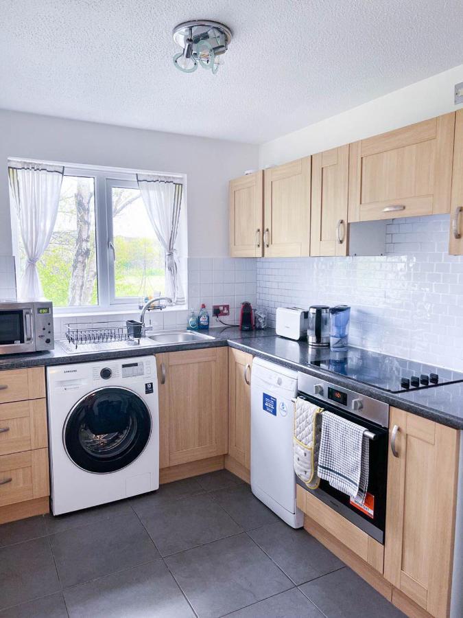 Lovely 2 Bedroom Flat With Free Parking, Great Transport Links To Central London, The Excel Centre, Canary Wharf And The O2! Екстер'єр фото